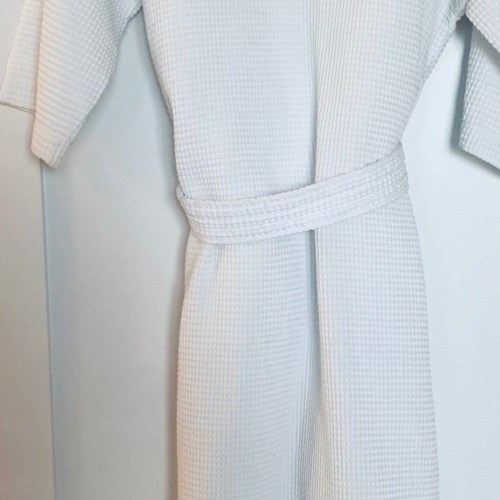 Cypress Hotel and Spa robe - Picture 3 of 10